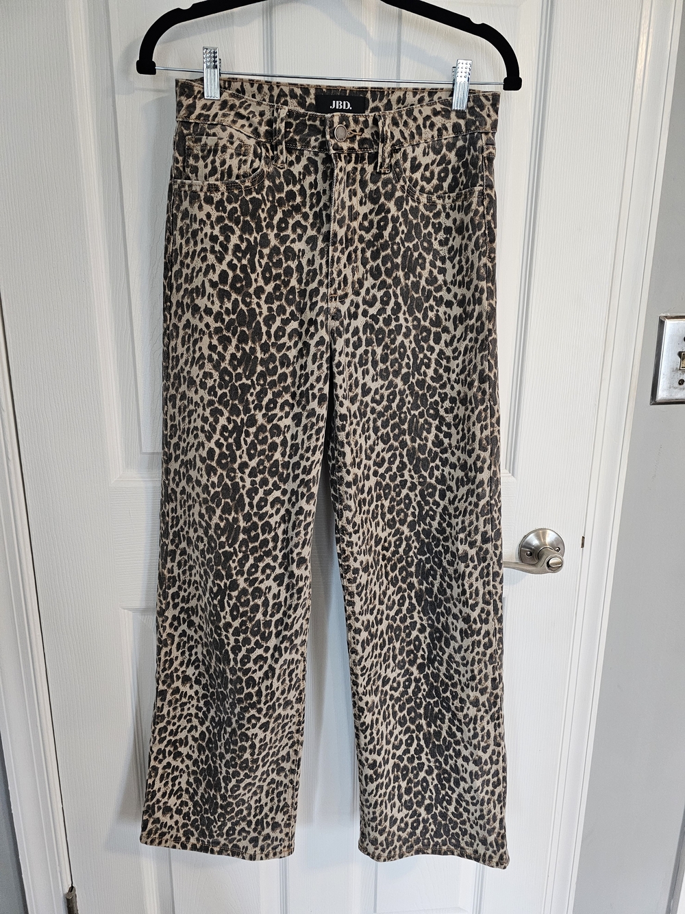Just Black Leopard-Print Straight Leg Jeans in Beige and Black